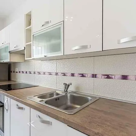 In Cres/insel 13668 Apartment