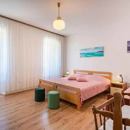 In Cres/insel 13668 Apartment *
