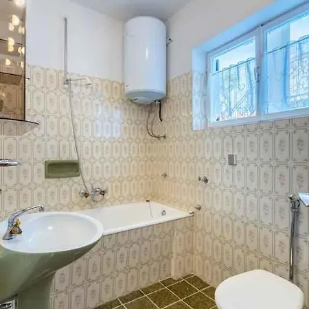 In Cres/insel 13668 Apartment