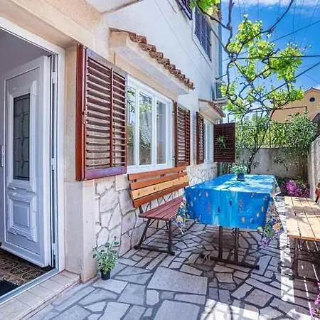 Apartment In Cres/insel 13668